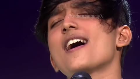 Nic Singing