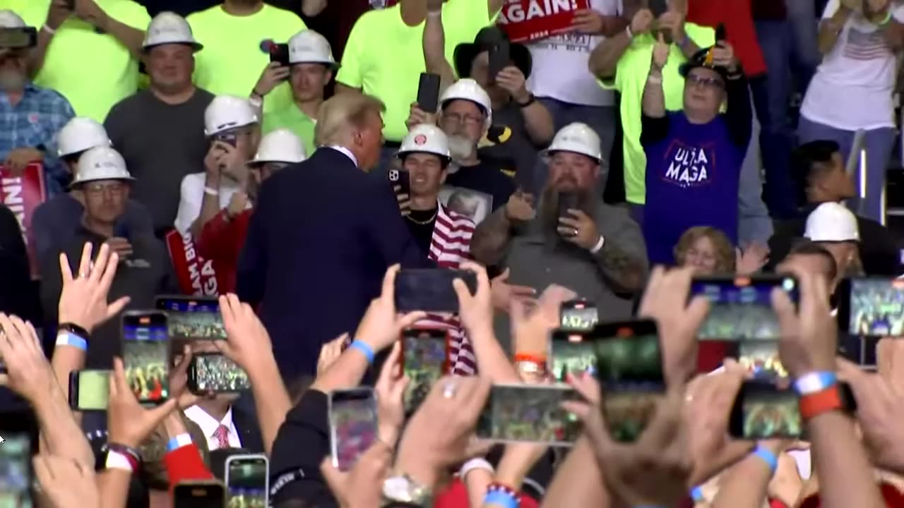 Tonight’s Trump Walk-Off in Pittsburgh: ‘God Bless the USA’ Sets Stage for Grand Rapids Finale 🎶🔥