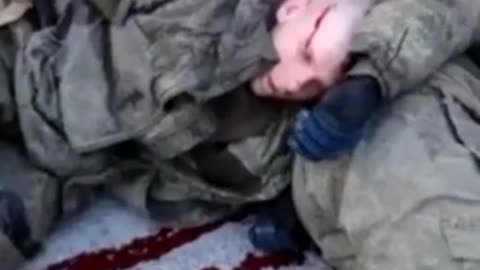 Ukrainian soldiers shoot prisoners of war from the Donetsk Republic in the legs