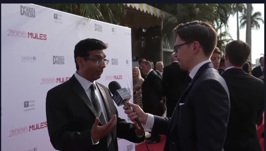 2000 Mules Red Carpet_Dinesh D'Souza