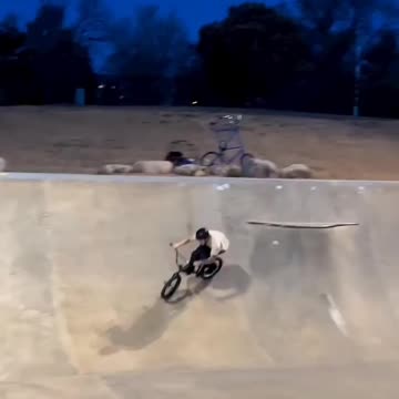 Dude Has Got Great Riding Skills! #bikerider #bikeriding #skillsshowcase #skillshots #skills