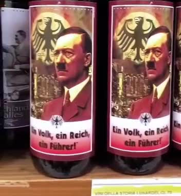 Víno z Ukrajiny s portrétem Adolfa Hitlera