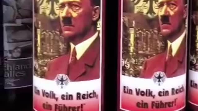 Víno z Ukrajiny s portrétem Adolfa Hitlera