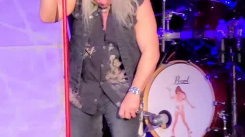 Warrant "Song And Dance Man"