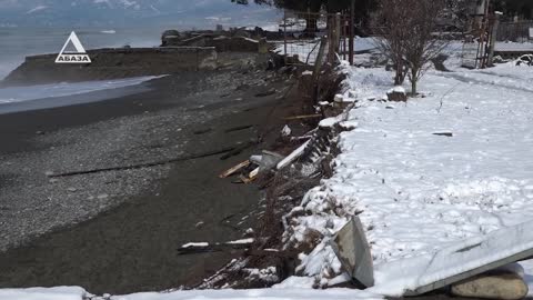 В селе Бабушера море подбирается к домам