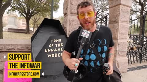 Texas Man Fights Back Against Masks, Invokes The Lord!