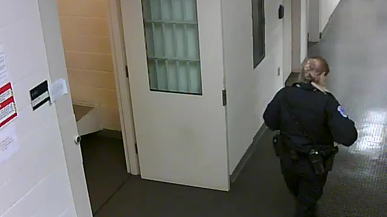 1665HQOB02PrisonerProcessingCell_2021-01-06_16h20min01s610ms.mp4