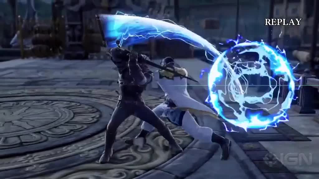 A piece of sword exploded, and the huge monster retreated violently, and