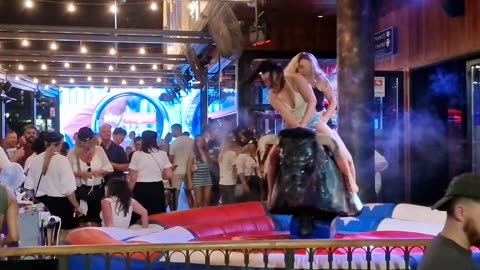 GIRL TAKE ON THE BULL! Benidorm Bull Ride. Mechanical Bull EPIC FAIL