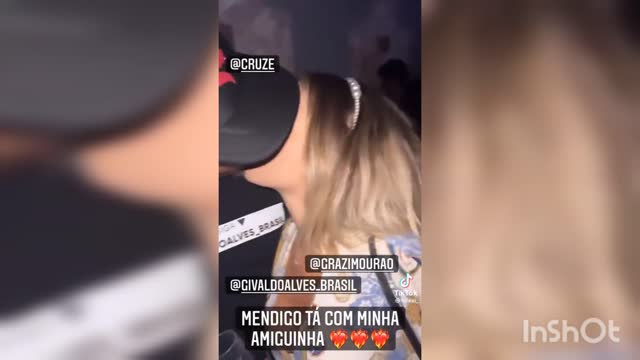 Mendingo pegando loira