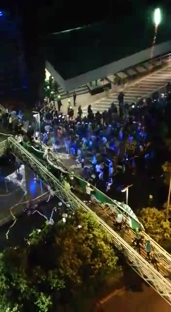 Hinchas del Nacional generaron caos vial en Bucaramanga