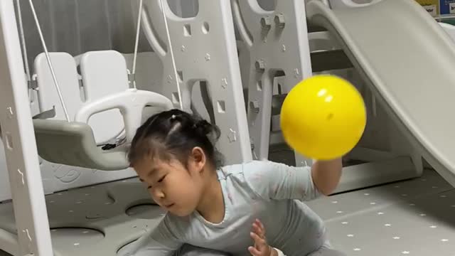 Video of my sister training her baby's abdomen