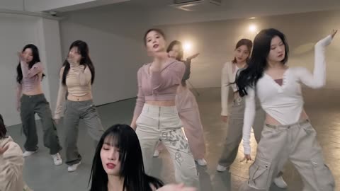TWICE "SET ME FREE"