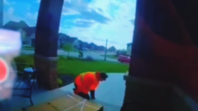 amazon delivery man angry with his own lifee
