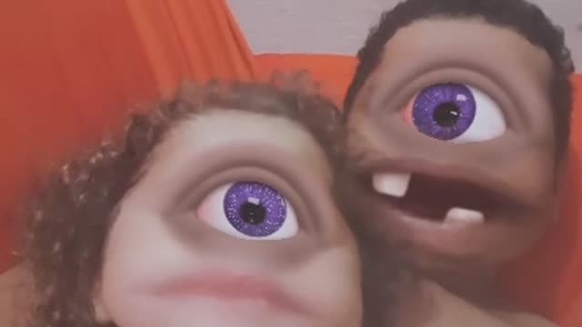 De boa bricando com minha filha