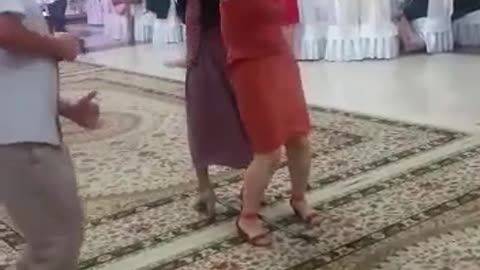 Kyrgyz party, cool dance