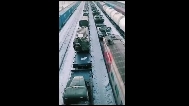 Vid: Massive Amounts of Russian Military Tanks & Vehicles Head to Ukraine