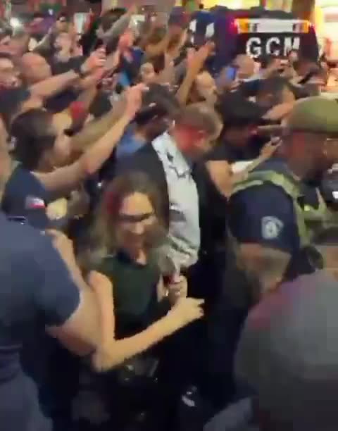 Lula ladrão seu lugar é na prisão! 😁