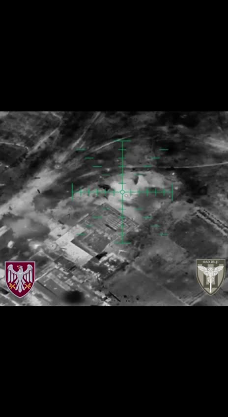 💥🔥 The destruction of a group of 5 Russian infantrymen by drops from the