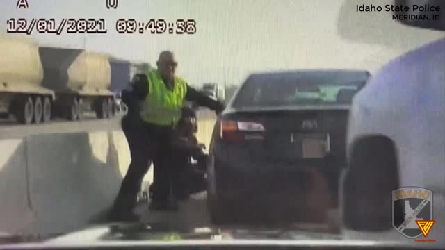 Close Call Idaho State Police Trooper 12.01.2021 — MERIDIAN, ID