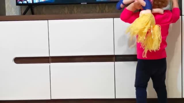 Funny little girl dance to the music