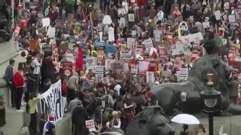 Thousands protest Trump's UK state visit