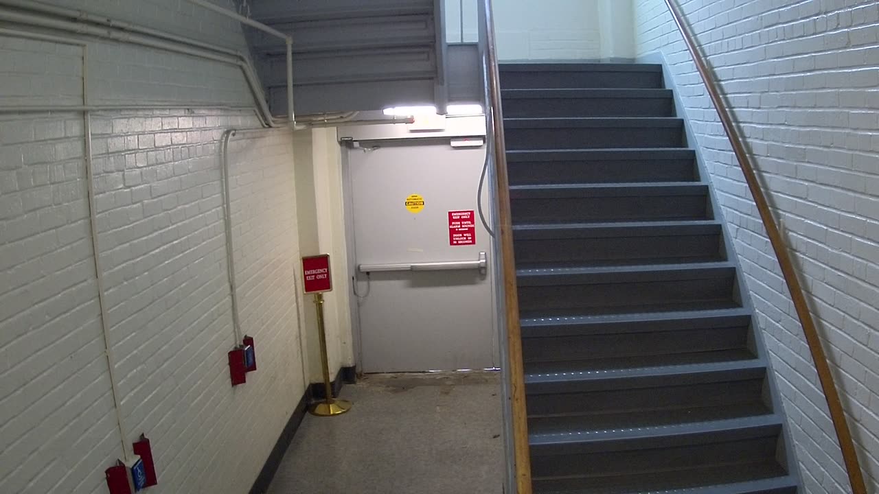 3872FHOB01Stair8_2021-01-06_12h17min22s233ms.mp4