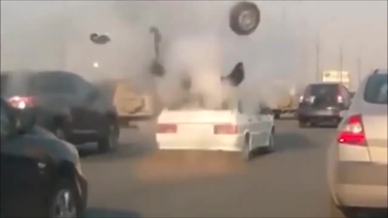Car speaker with extreme bass blast on the road 😳