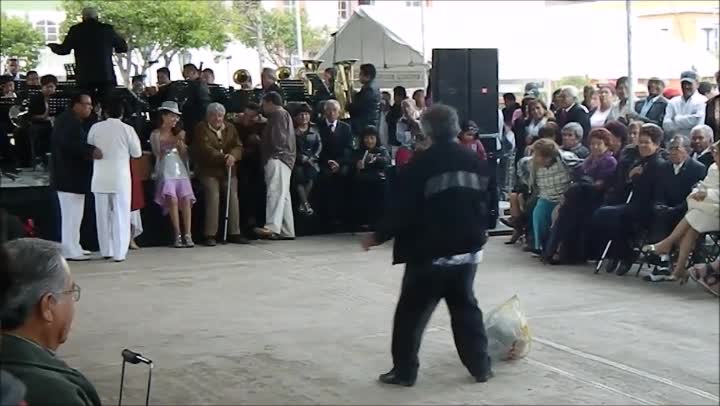 Borrachito bailando en Pachuca