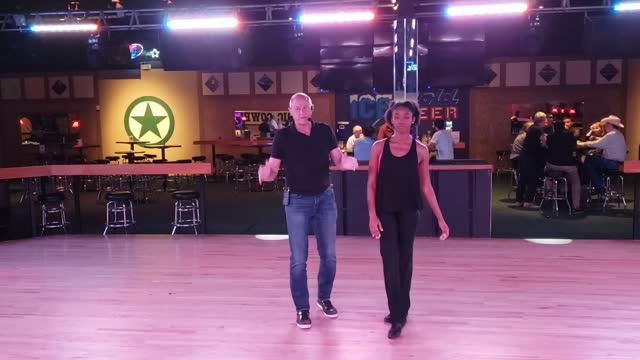 West Coast Swing @ Electric Cowboy with Wes Neese 20220417 192818