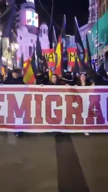 Spanish patriots demand remigration. “Spain is Christian, not Muslim!”