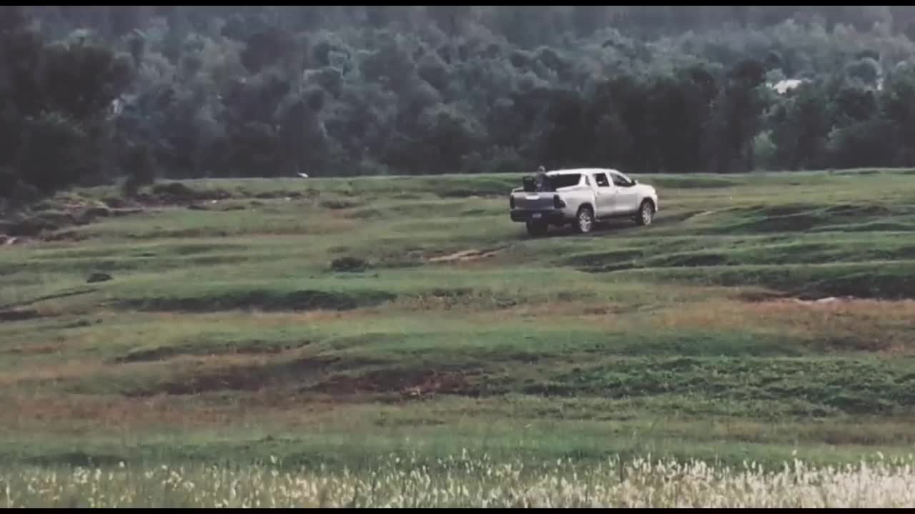 Toyota Revo Off road driving