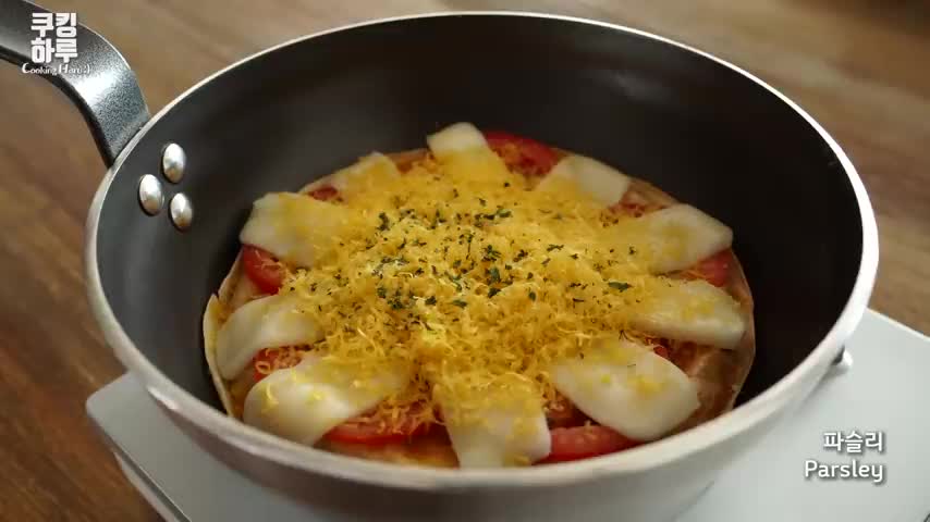 Fluffy Egg Dough Pizza!! Tomato Egg Pizza!! Nutritious! Really delicious!