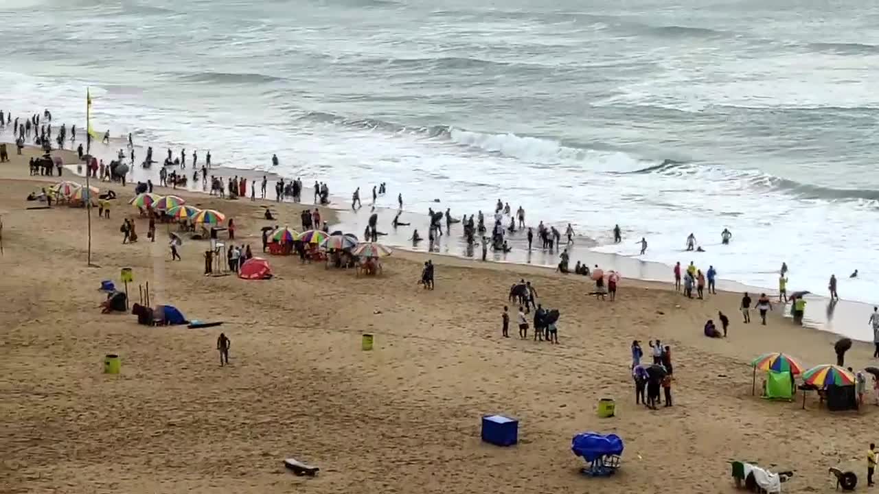 puri sea beach india