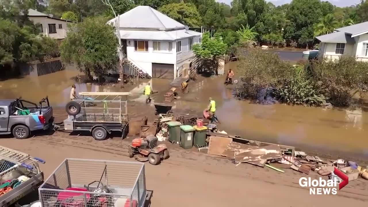 Australia floods_ Help arrives for New South Wales town after days of isolation