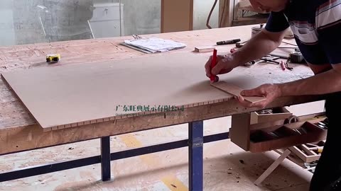 Special-shaped high-end jewelry showcase structure under production