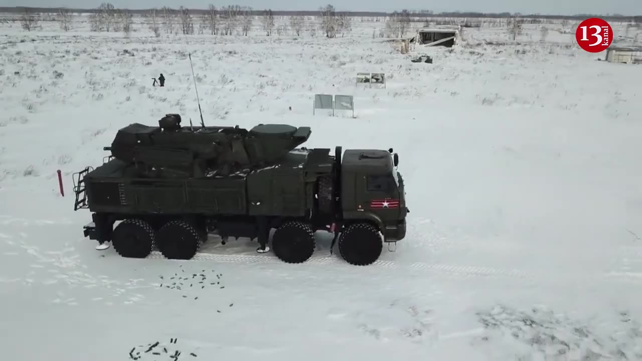 Russian forces defend Putin's palace in Valdai, Leningrad is left defenseless against drones