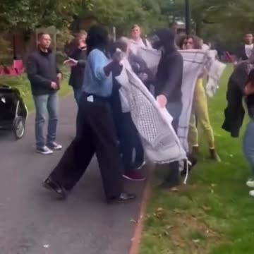 Pro-Hamas protesters at Harvard surround Jewish student and shout “Shame” “Shame” “Shame”