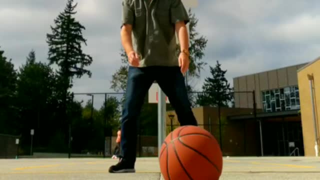 Best Friend Shoots Basketball with fun result