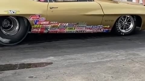 Pontiac GTO Drag Racing Burnout