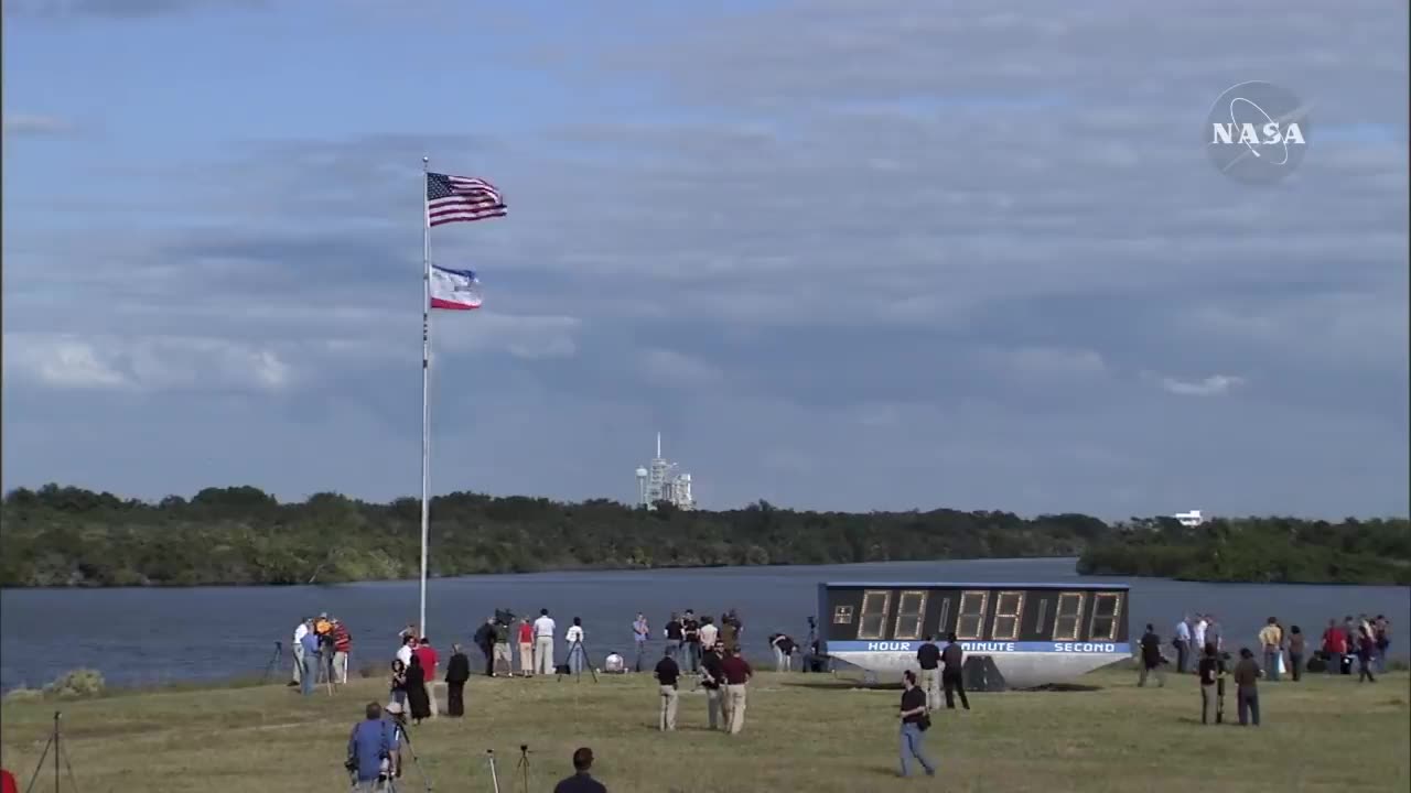 🚀✨ Witness the Majesty: Space Shuttle Atlantis Launch 🚀✨