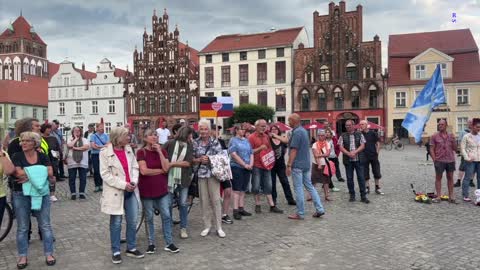 Greifswald - Uwe befragt Mitstreiter 04-07-2022