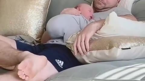 Cute Baby|Funny moves to sound😍😍😍