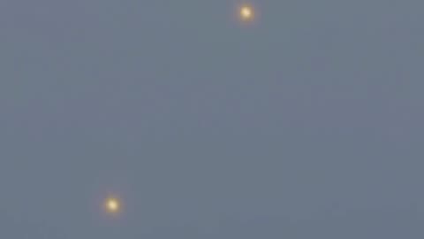 Incredible UFO sighting in Oahu, Hawaii Strange spheres of light were captured in the sky