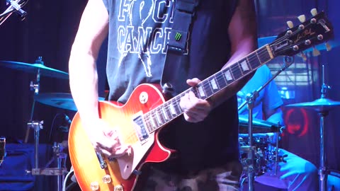 Guitar Drag Race Brandon Day Vrs his 2012 Lp Std