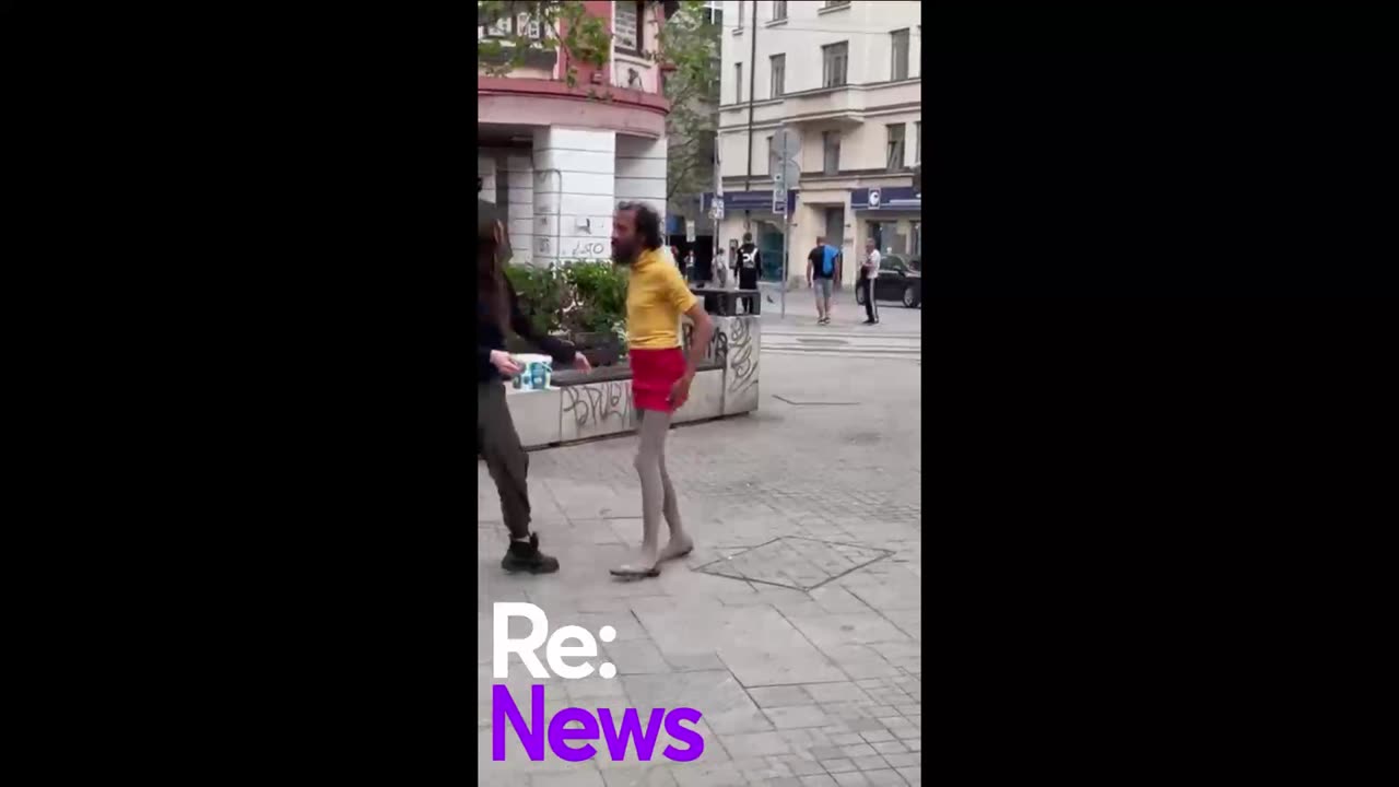 Вижте вандалът, поругал гроба на Патриарха, как се вихри в центъра на столицата