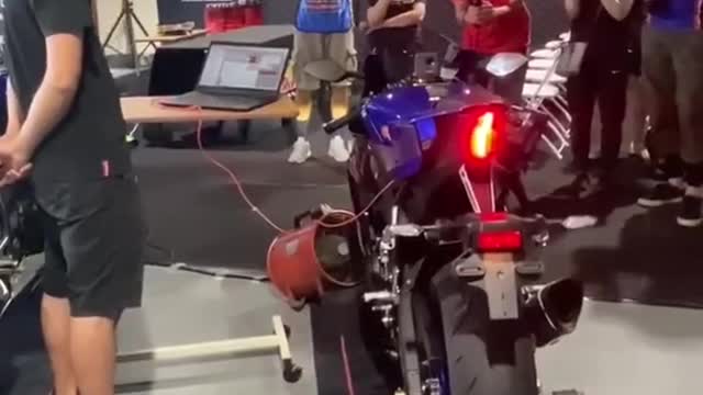 Yamaha R1 singing Happy Birth Day
