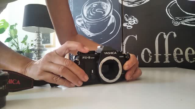 YASHICA FX-3 SUPER 2000 (analog camera)