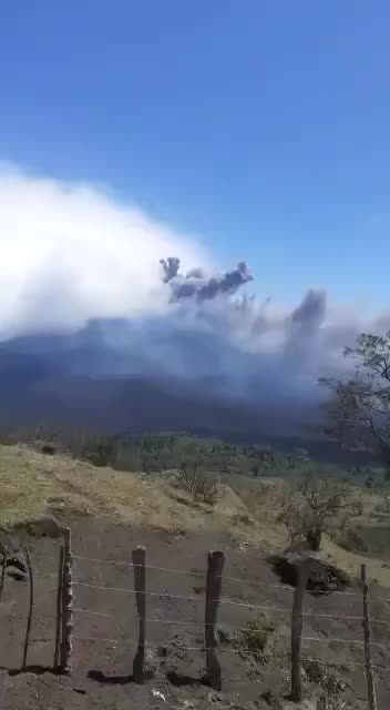 The actual eruption of the Pacaya Volcano in Guatemala