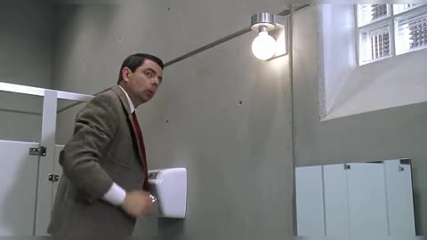 Mr bean in public toilet ( try not to laugh 😂)